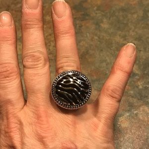 Super Stylish Circle Black and Silver Zebra Ring